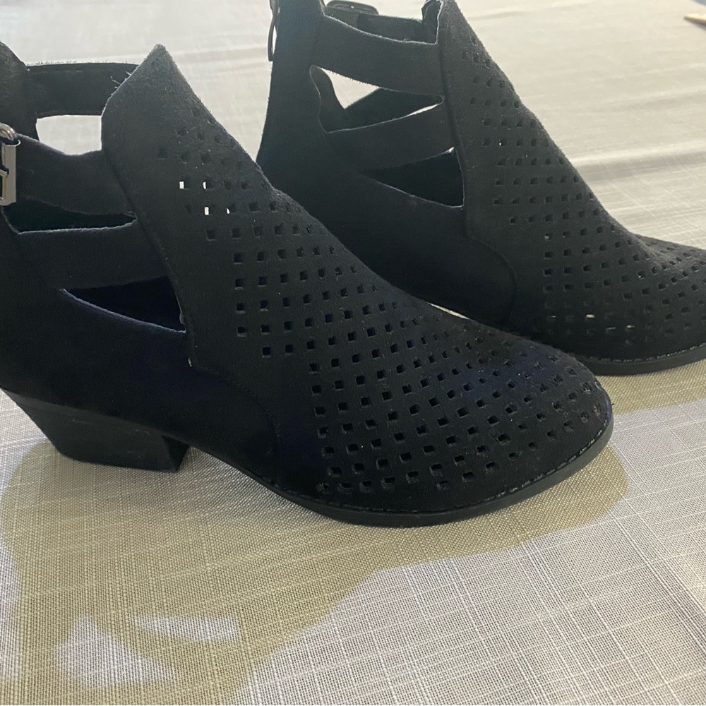 Nature Breeze booties in black. Women’s size 8 - Picture 4 of 15